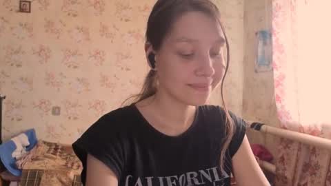 Mari  Simmons online show from 10/17/25, 07:22