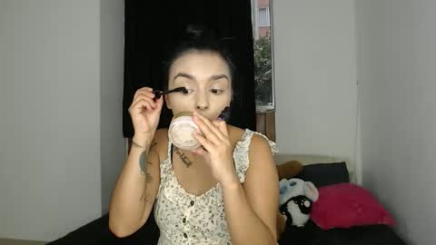 kammy   y   camila online show from 12/17/25, 10:05