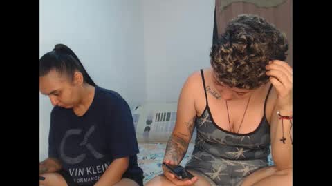 Snapshot of kammy_cami chatting on 05/19/26, 09:48 kammy y camila online show from 05/19/26, 09:48