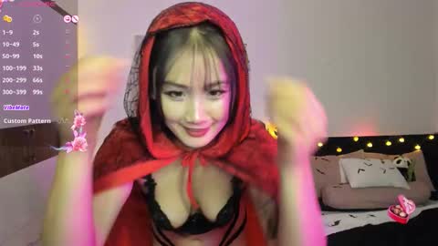 Snapshot of kamyelia chatting on 10/23/25, 09:24 Kamy   THX for  THUMBS UP online show from 10/23/25, 09:24