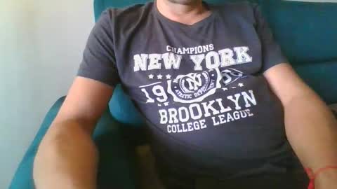 Snapshot of kanaletto chatting on 11/26/25, 09:54 Mario online show from 11/26/25, 09:54