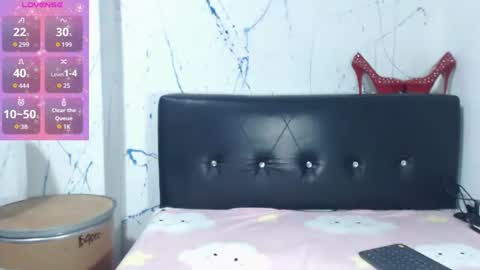 Paola online show from 12/19/25, 06:26