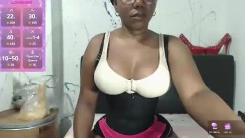 Paola online show from 12/21/25, 03:52