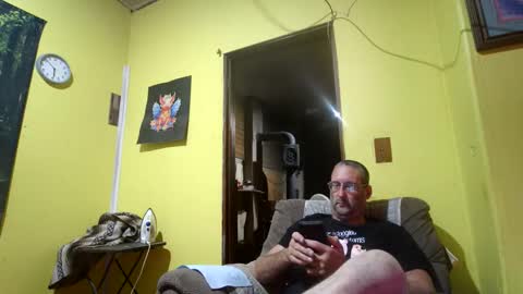 Snapshot of kansasfarmer1 chatting on 12/20/25, 11:50 kansasfarmer1 online show from 12/20/25, 11:50