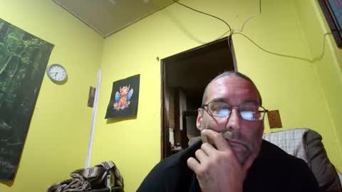 Snapshot of kansasfarmer1 chatting on 12/21/25, 12:40 kansasfarmer1 online show from 12/21/25, 12:40