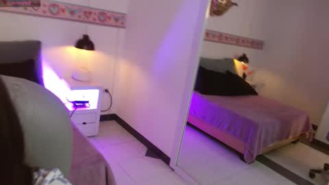 kaoryy_1 online show from 12/01/25, 11:37