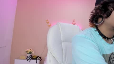 Snapshot of kaoz_23_ chatting on 10/19/25, 01:01 KaoZ  Goeth online show from 10/19/25, 01:01