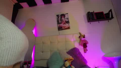 Snapshot of kaoz_33 chatting on 02/14/25, 08:15 kaoz_33 online show from 02/14/25, 08:15