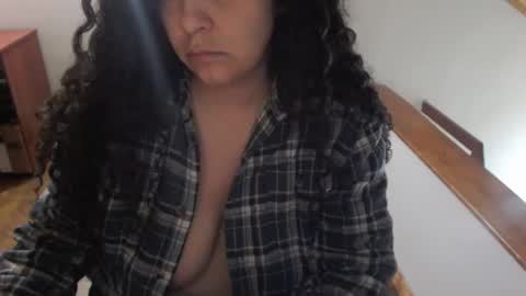 Snapshot of kara__gower chatting on 01/28/25, 02:32 kara online show from 01/28/25, 02:32