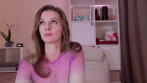 Julia online show from 03/31/26, 08:42