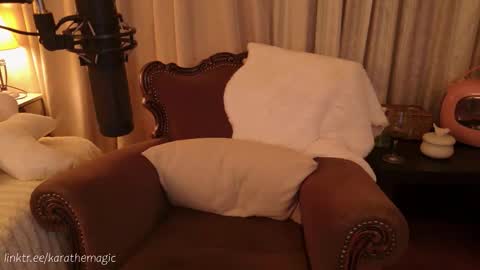 I am here around 5am GMT karathemagic online show from 11/28/25, 05:48