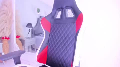 Karely online show from 04/20/26, 12:52