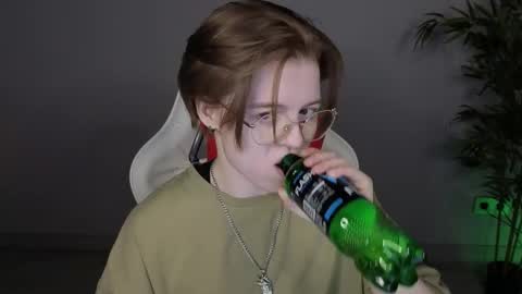 Karen online show from 03/19/26, 08:51