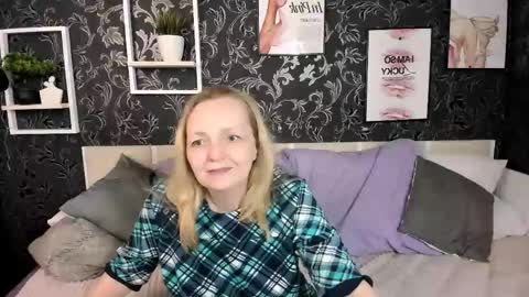 Snapshot of karen_villis chatting on 05/24/26, 11:59 Karen online show from 05/24/26, 11:59