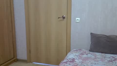 karennelsonx online show from 03/11/25, 11:23