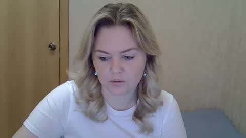 karennelsonx online show from 04/22/26, 07:33