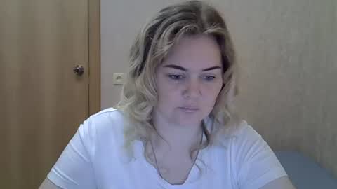 Snapshot of karennelsonx chatting on 06/20/26, 01:03 karennelsonx online show from 06/20/26, 01:03