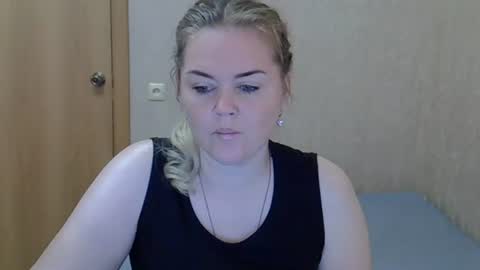 Snapshot of karennelsonx chatting on 06/23/26, 07:28 karennelsonx online show from 06/23/26, 07:28