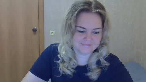 Snapshot of karennelsonx chatting on 07/18/26, 11:47 karennelsonx online show from 07/18/26, 11:47