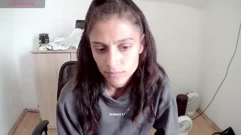 karenwinston18 online show from 05/15/26, 12:23