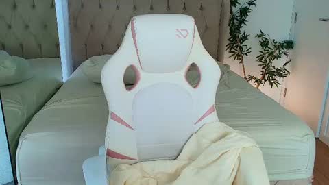 kari_brooks online show from 07/25/26, 11:41
