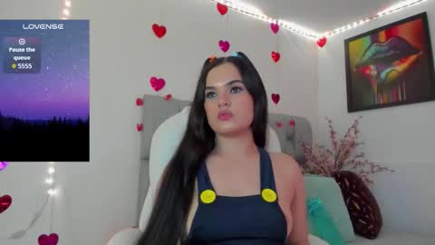 Snapshot of karin_grey69 chatting on 10/03/25, 02:41 Karin    online show from 10/03/25, 02:41