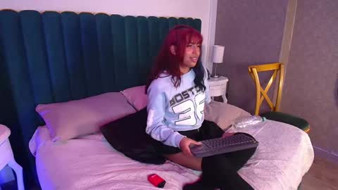 Snapshot of karin_ks chatting on 01/31/25, 09:48 Karina online show from 01/31/25, 09:48