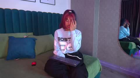 Snapshot of karin_ks chatting on 02/12/25, 08:27 Karina online show from 02/12/25, 08:27