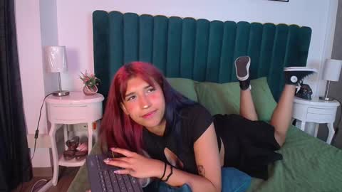 Snapshot of karin_ks chatting on 02/14/25, 08:31 Karina online show from 02/14/25, 08:31