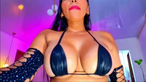 karina4squirt online show from 03/31/26, 10:10
