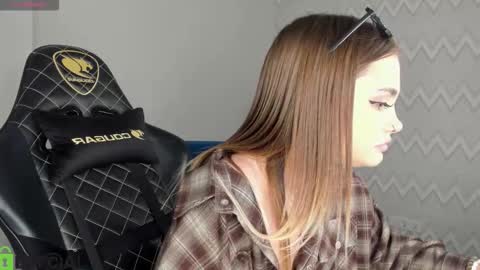 karina_broks online show from 11/11/25, 01:33