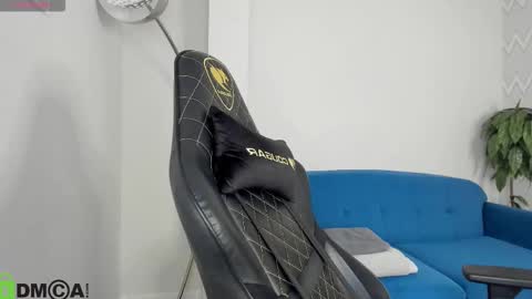 karina_broks online show from 11/19/25, 01:44