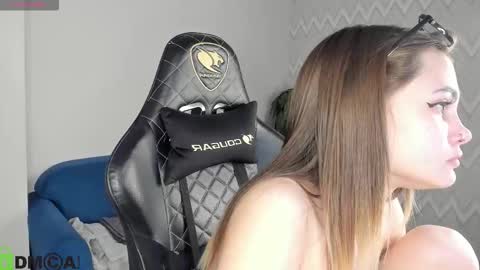 karina_broks online show from 11/21/25, 11:20