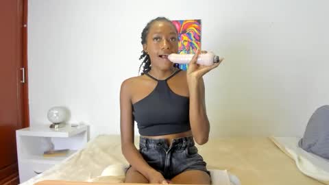 Snapshot of karina_lopez7 chatting on 02/06/25, 12:11 karina_lopez7 online show from 02/06/25, 12:11