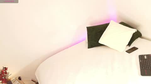 karina Taylor online show from 04/22/26, 02:14