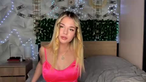 Snapshot of karina_vibe chatting on 04/28/26, 11:26 Karina online show from 04/28/26, 11:26