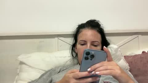 Snapshot of karinablair chatting on 12/14/24, 03:04 Karina online show from 12/14/24, 03:04