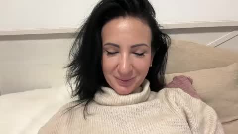 Snapshot of karinablair chatting on 12/22/24, 02:39 Karina online show from 12/22/24, 02:39