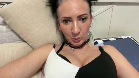 Snapshot of karinablair chatting on 01/05/25, 05:30 Karina online show from 01/05/25, 05:30