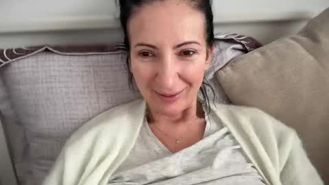 Snapshot of karinablair chatting on 02/18/25, 11:00 Karina online show from 02/18/25, 11:00