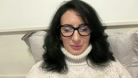 Snapshot of karinablair chatting on 03/02/25, 08:18 Karina online show from 03/02/25, 08:18