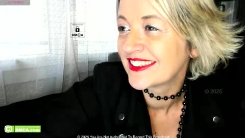 karinabrando online show from 09/29/25, 09:03