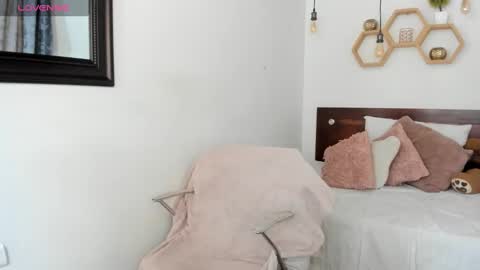 Karina online show from 02/20/25, 12:04