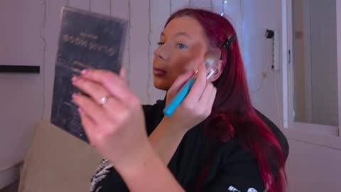 Snapshot of karinchik_ chatting on 12/21/24, 09:47 Karina online show from 12/21/24, 09:47