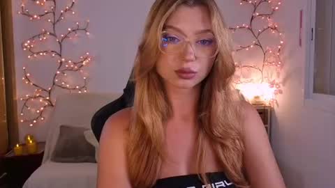 Snapshot of karinchik_ chatting on 07/31/26, 07:35 Karina online show from 07/31/26, 07:35