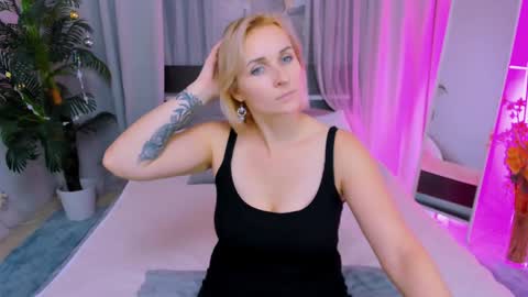 Karina  online show from 12/23/24, 12:46