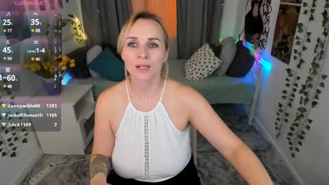 Karina  online show from 03/10/25, 12:40