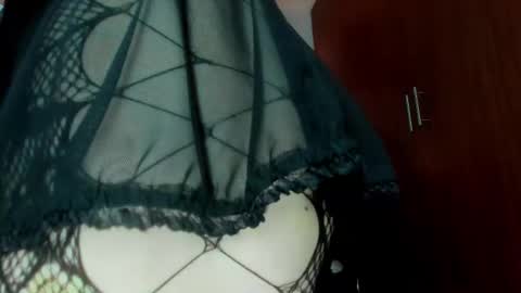 KARINNA  RAVEN online show from 09/11/25, 05:24