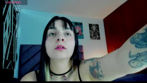 Snapshot of karinna__raven chatting on 05/17/26, 09:00 KARINNA RAVEN online show from 05/17/26, 09:00