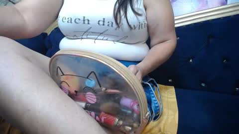 Snapshot of karito_mature17 chatting on 10/27/25, 11:14 Karito online show from 10/27/25, 11:14